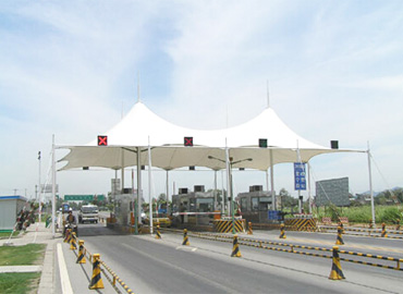 高速路進(jìn)出口收費(fèi)站膜結(jié)構(gòu)遮陽(yáng)棚